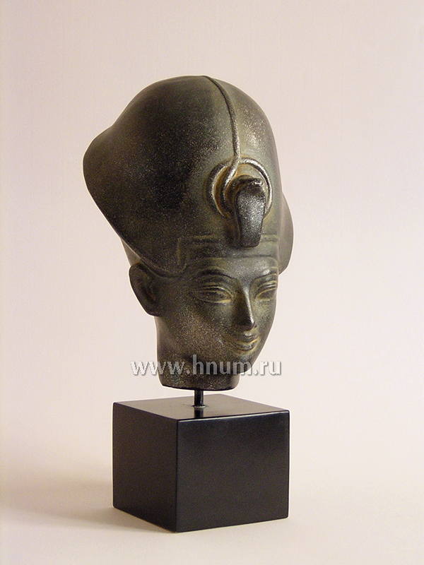 Декоративная гипсовая скульптура Аменхотеп III - Коллекция: Скульптура Древнего Египта