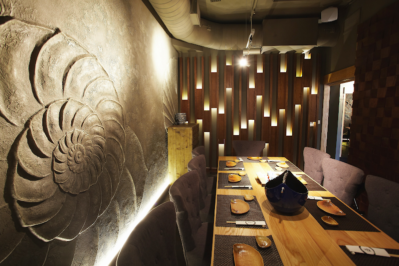 Декоративные рельефные панно в интерьерах ресторана японской кухни - рельефные панно на заказ - художественная мастерская БМ ХНУМ