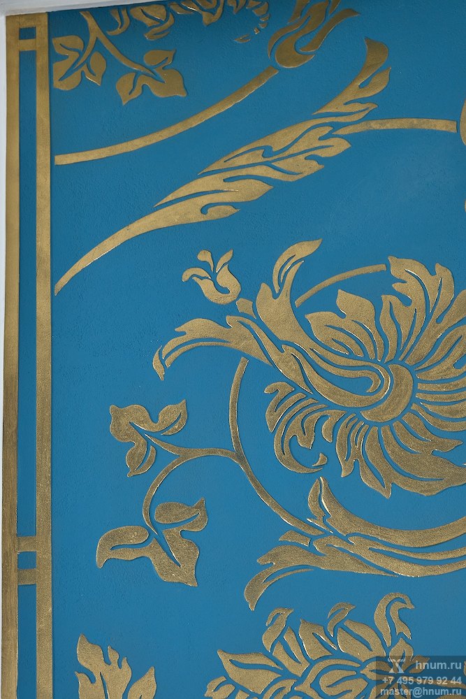 Декоративное рельефное панно с классическим орнаментом в холле квартиры - художественная мастерская ХНУМ