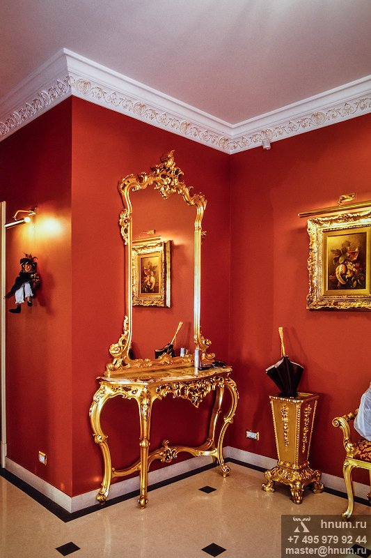 Лепнина в классическом барочном стиле с декоративной росписью в интерьере квартиры в Москве - на заказ - лепная мастерская БМ ХНУМ