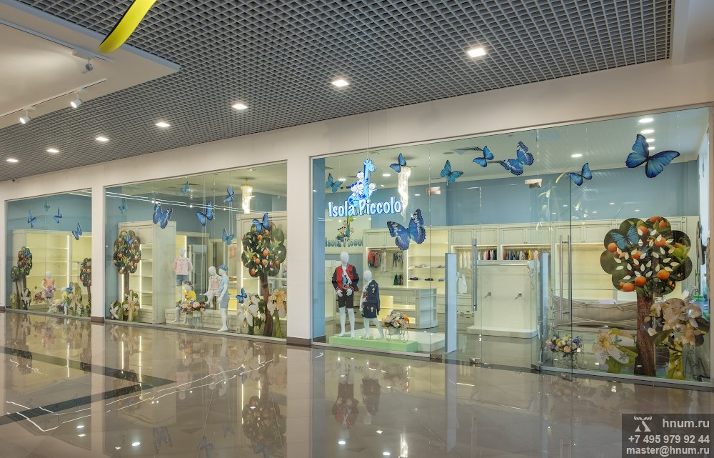 Дизайн и оформление витрин магазина детской одежды, обуви и аксессуаров Isola Piccolo - на заказ - дизайн-студия ХНУМ
