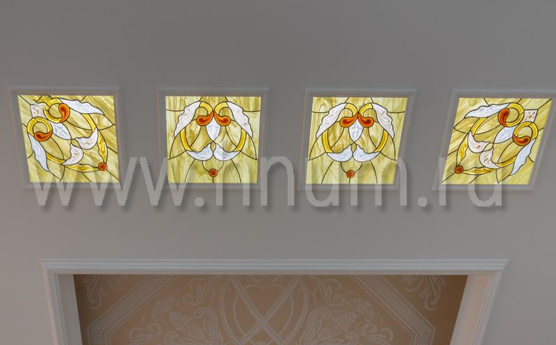 Витражные потолки с объёмными литыми стеклянными элементами в квартире - изготовление на заказ - витражная мастерская БМ ХНУМ
