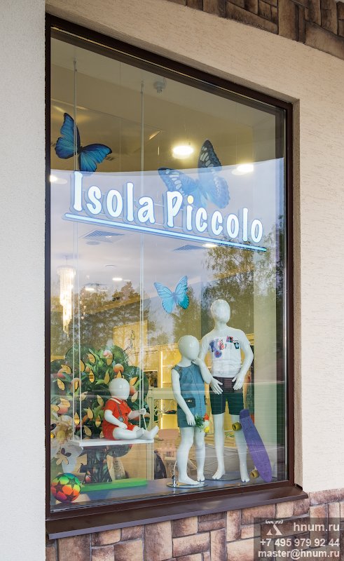        Isola Piccolo -   - - 