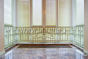 Кованная решётка в лоджии частной квартиры Кованная решётка в лоджии частной квартиры